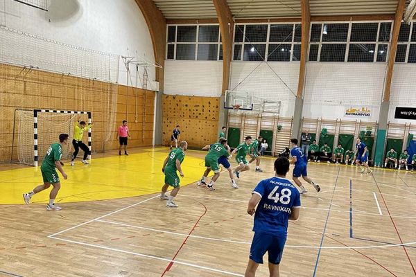 img_6472993A2FB4-29AE-0DA9-3284-01EC8C37F869.jpg