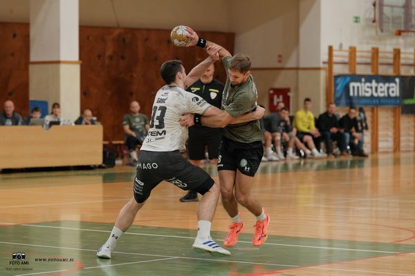 rk-kk-vs-rk-tt-47D9009F6C-962B-1104-36ED-098C290E7EF5.jpg